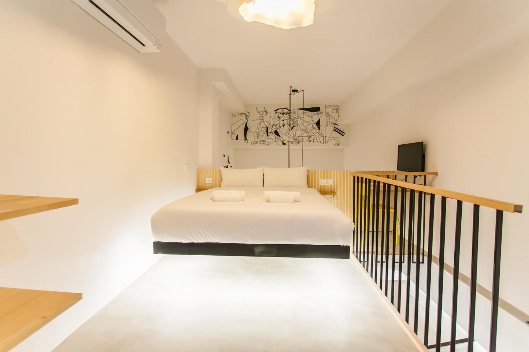 Guernica Luxury Duplex - Location, Light, And Art Appartement Madrid Buitenkant foto