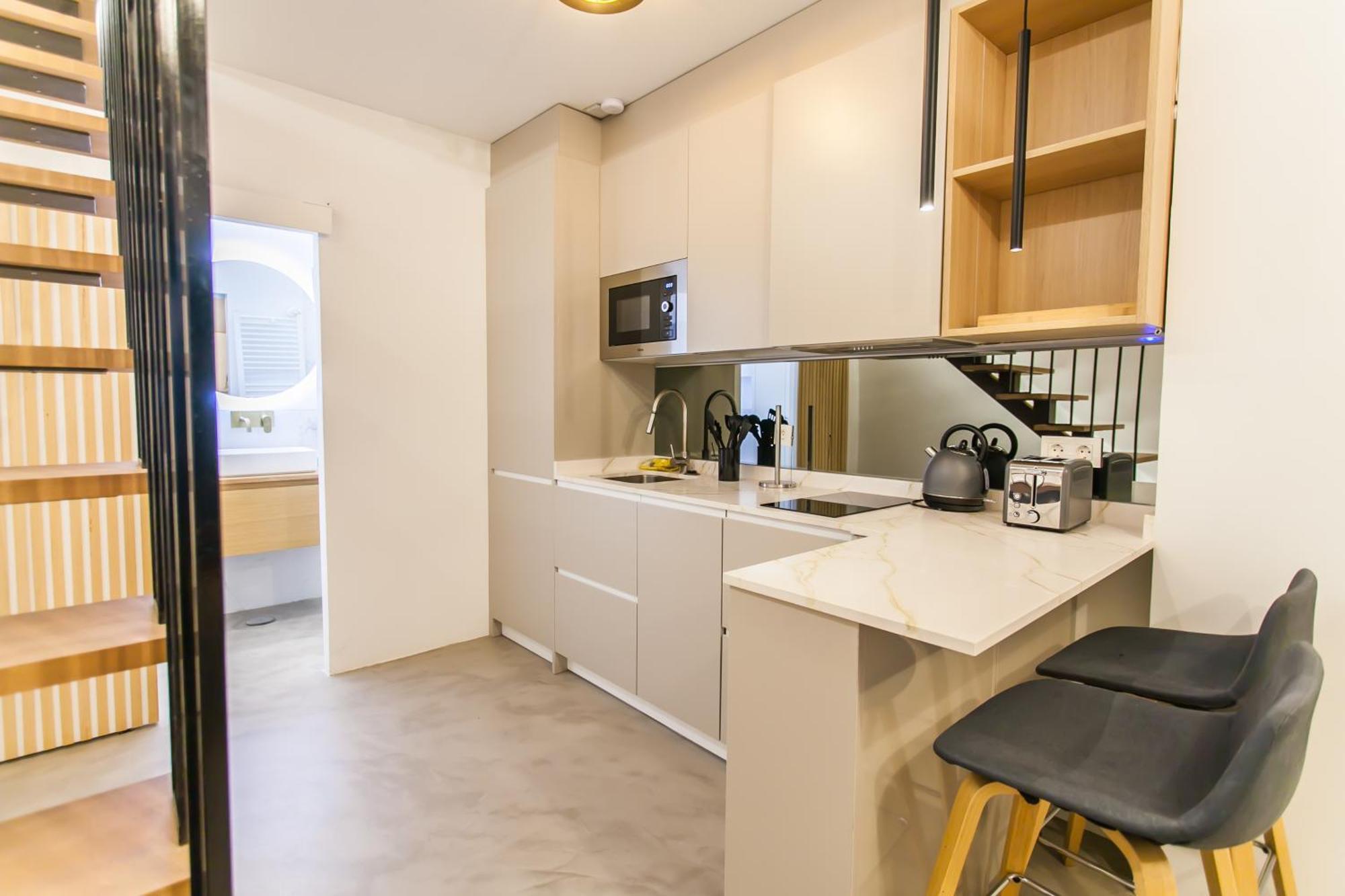 Guernica Luxury Duplex - Location, Light, And Art Appartement Madrid Buitenkant foto